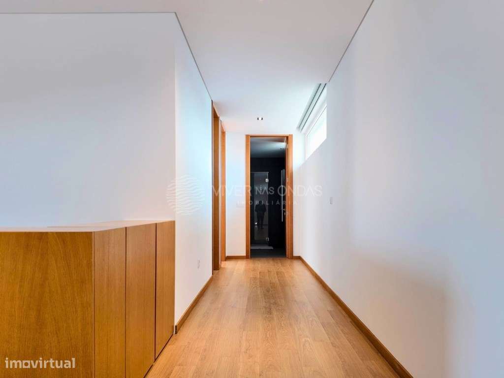 Luxuosa Moradia com 548 m2 - Premium com Piscina - 25 minutos do PORTO-22