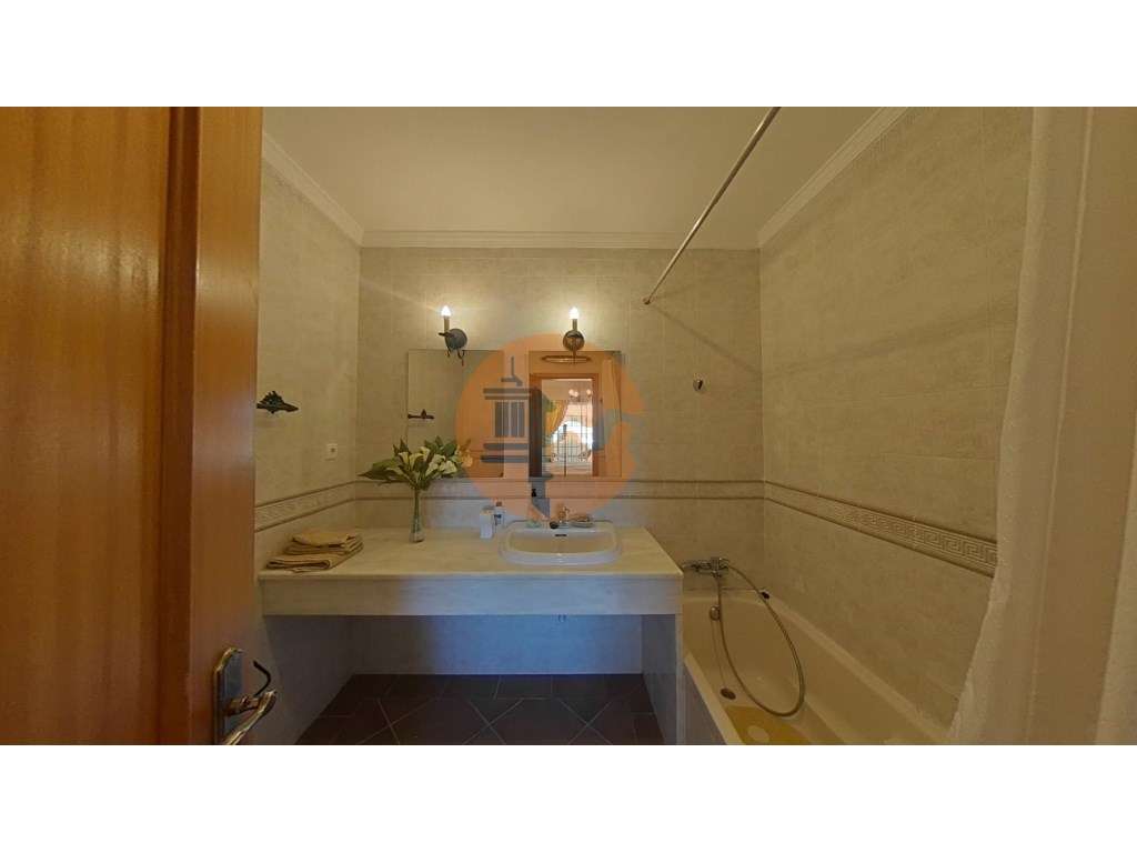 Fantástica Moradia com Piscina para venda-39