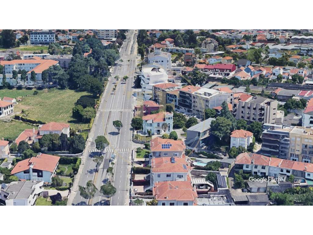 Apartamento T3 no PAULO DIAS NOVAIS 45 com varanda e box para 2 carros-19