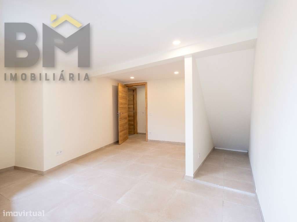 Moradia em Póvoa de Rio de Moinhos completamente renovada em 2024-15