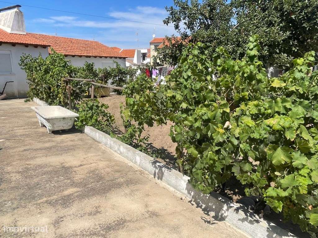 Moradia única na Abela - Espaço, Conforto e Tradição!-44