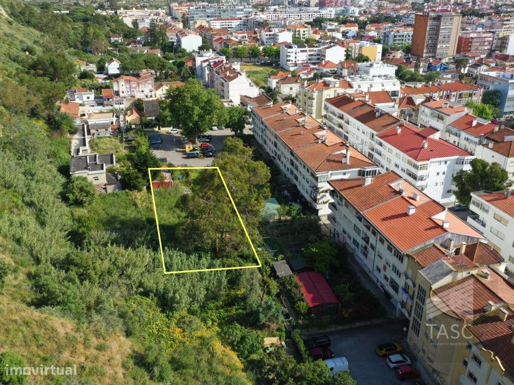 Lote para Prédio de apartamentos na Caparica-7