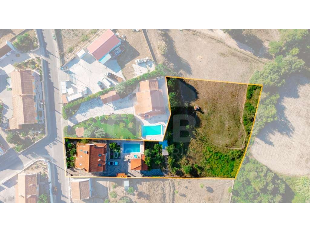 Moradia T4 com piscina na Barrosa - 4km de Benavente-1