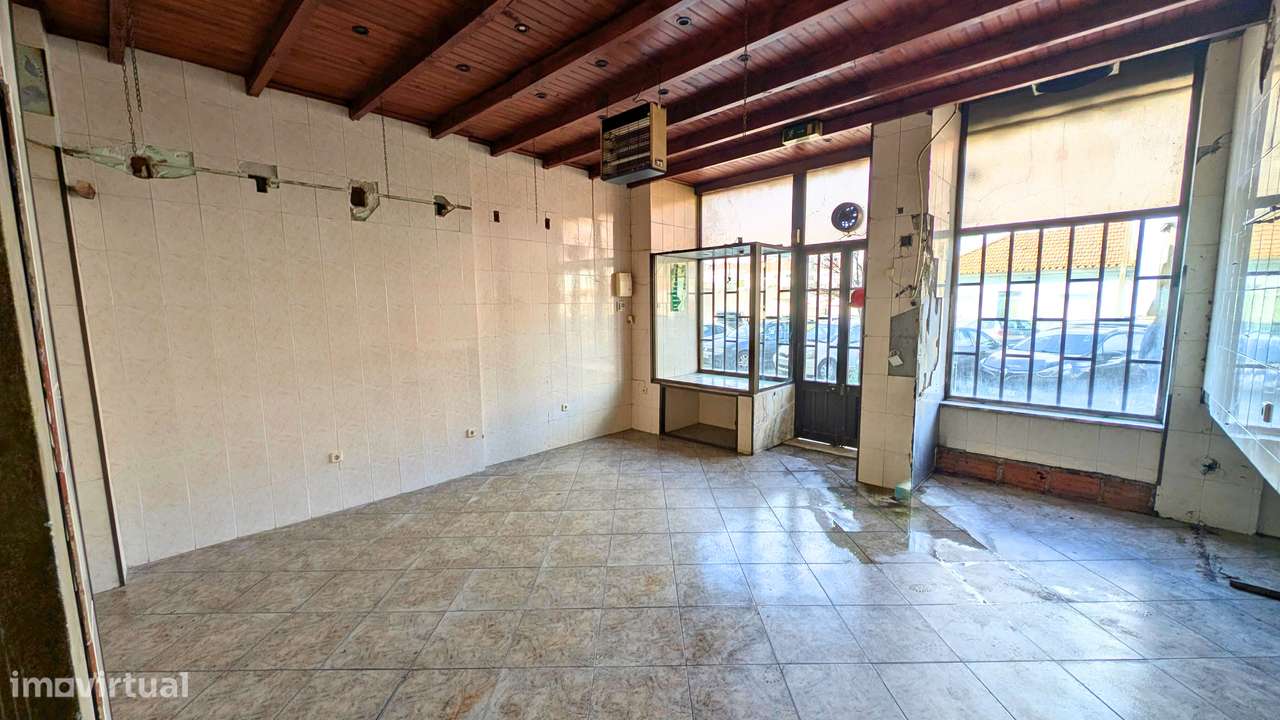 Churrasqueira com 2 Entradas Independentes | Centro de Almada - Grande imagem: 3/15