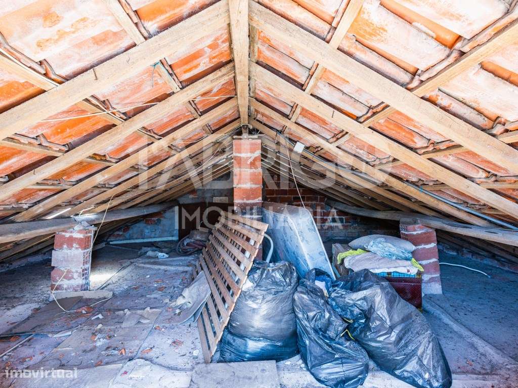 Moradia T2 com Terreno - (Imóvel sem licença de utilização, escritu...-16