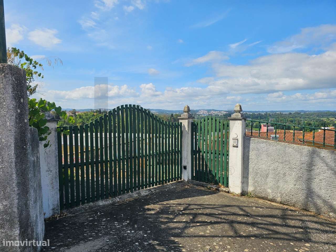 Apartamento T5 com 241,67m2 | Oficina com 373,5m2 | Anexo com 162,75m2 - Grande imagem: 4/33