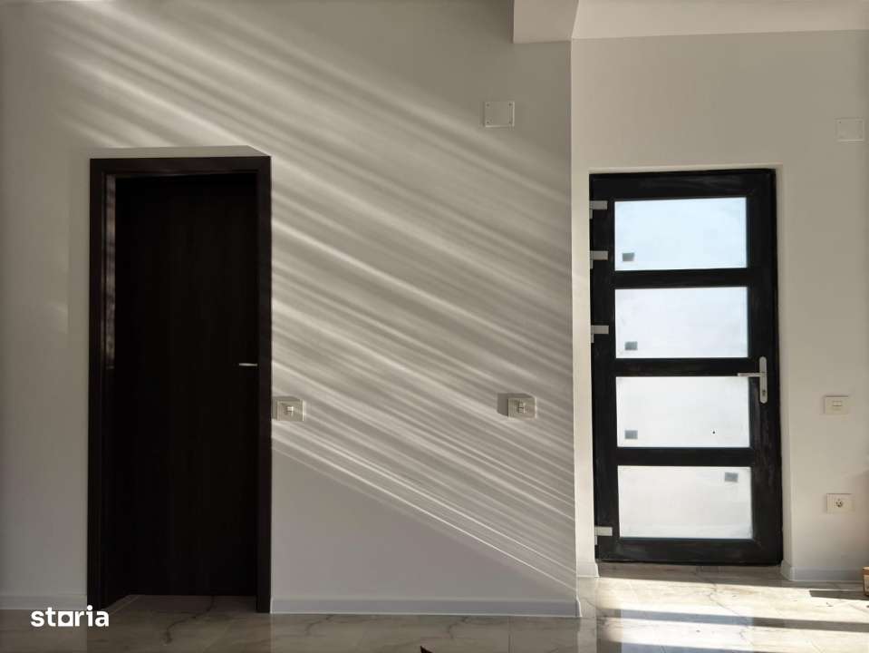 Case parter cu 4 camere in Budeasa – confort modern in mijlocul natu - Imagine principală: 5/19