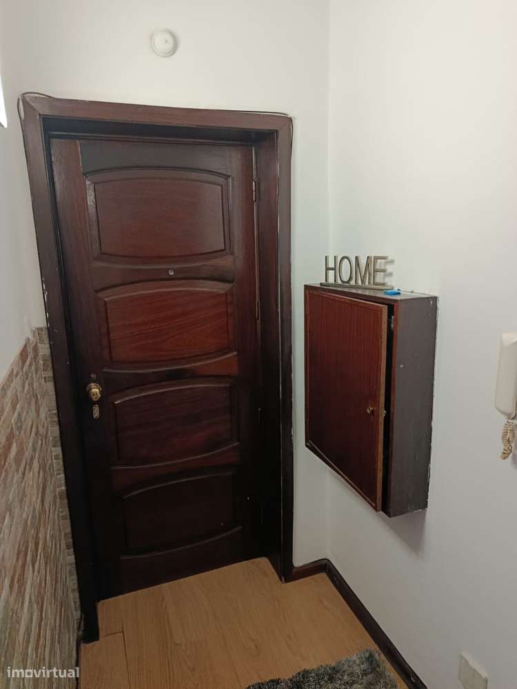 Excelente T2 + 2 Garagens Fechadas-18