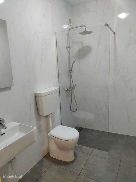 Arrenda-se T0 no Centro de Braga - Grande imagem: 4/5