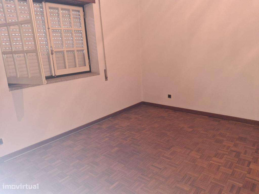 Grande Moradia para Venda na Guarda - Grande imagem: 5/20