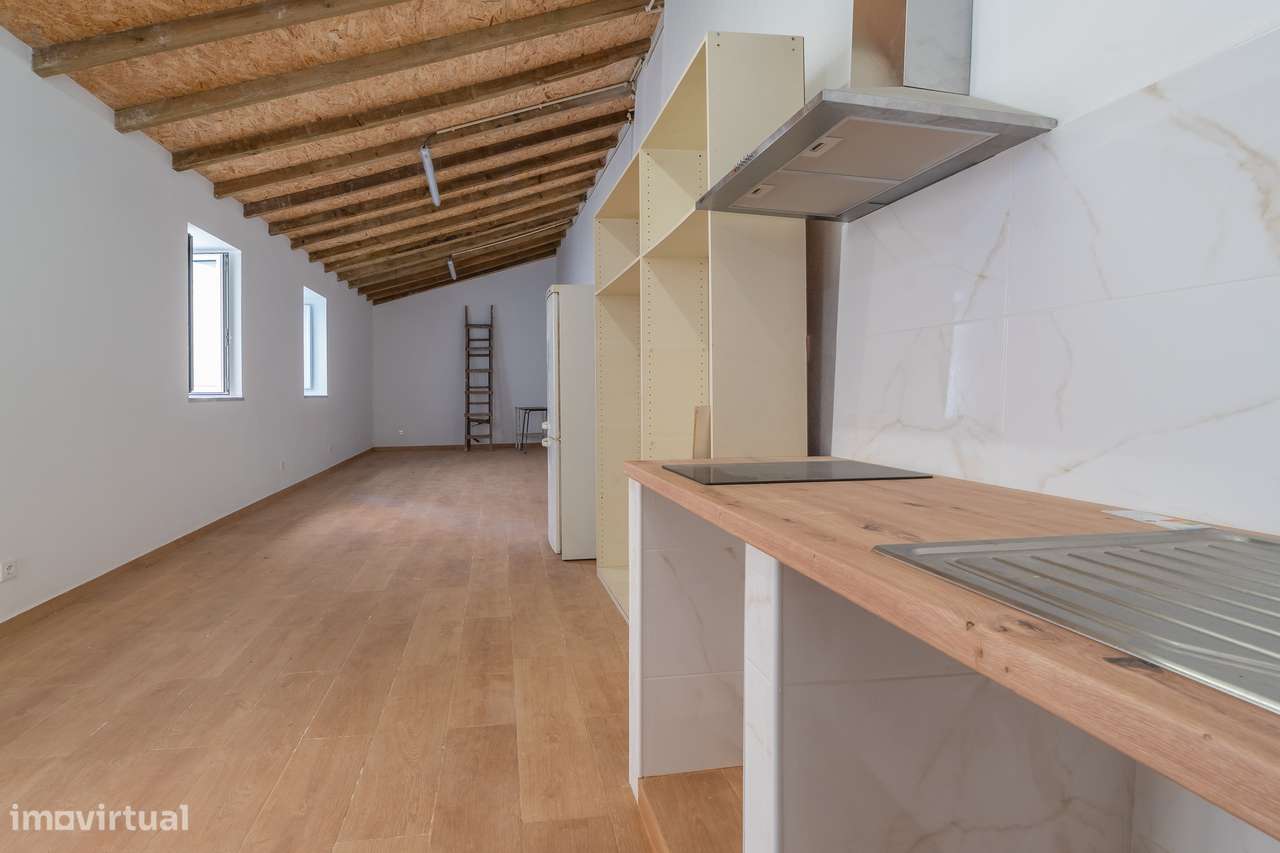 Loft com enorme potencial de transformação-6