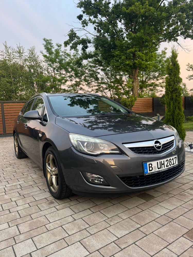 Opel Astra J 2.0 CDTI Cosmo 2012