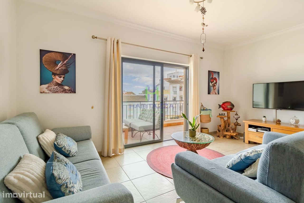 Apartamento T2 com grande Terraço, em condominio com Piscina interior - Grande imagem: 1/41