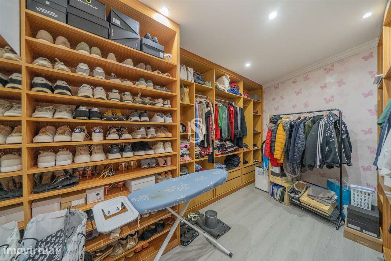 T2+1, Remodelado, com Garagem Fechada, a 1,2 km da Praia — Vila do Con-33