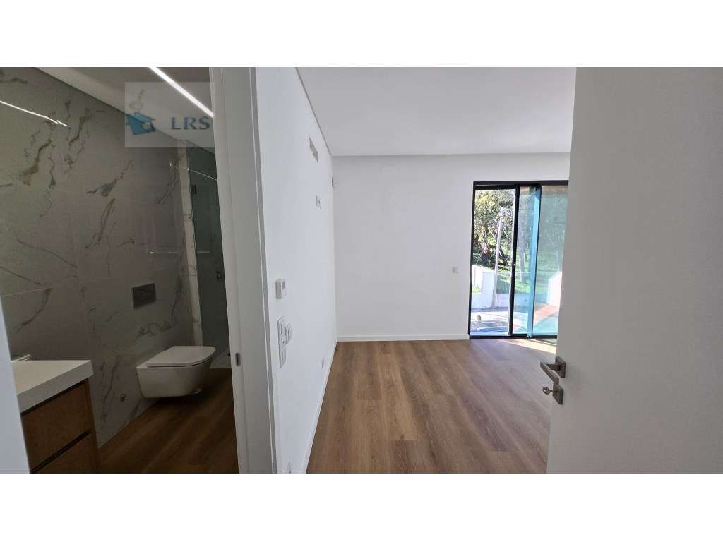 Murches, lindos acabamentos, moradia isolada com 3 suites e 1 quatr...-26