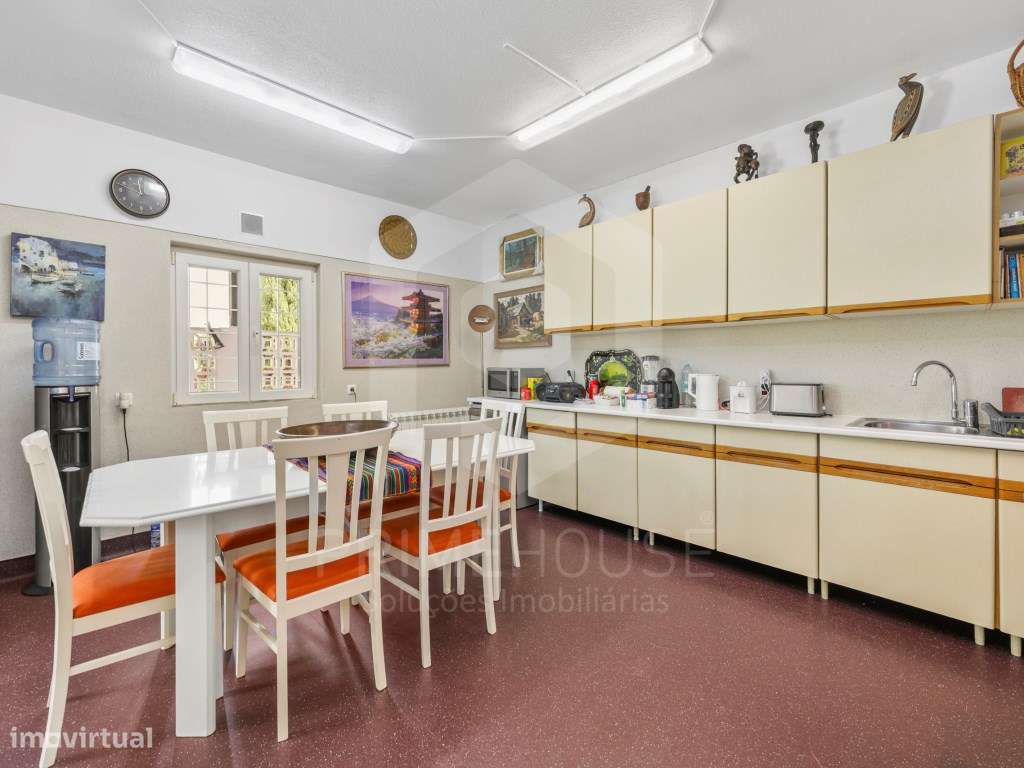 Villa T9 Exclusiva em Ferragudo com Alto Potencial de Rendimento-32