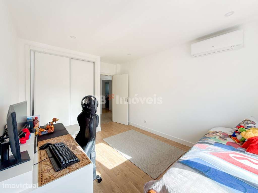Apartamento T3 Semi-Novo, c/ Garagem - em Constância-17
