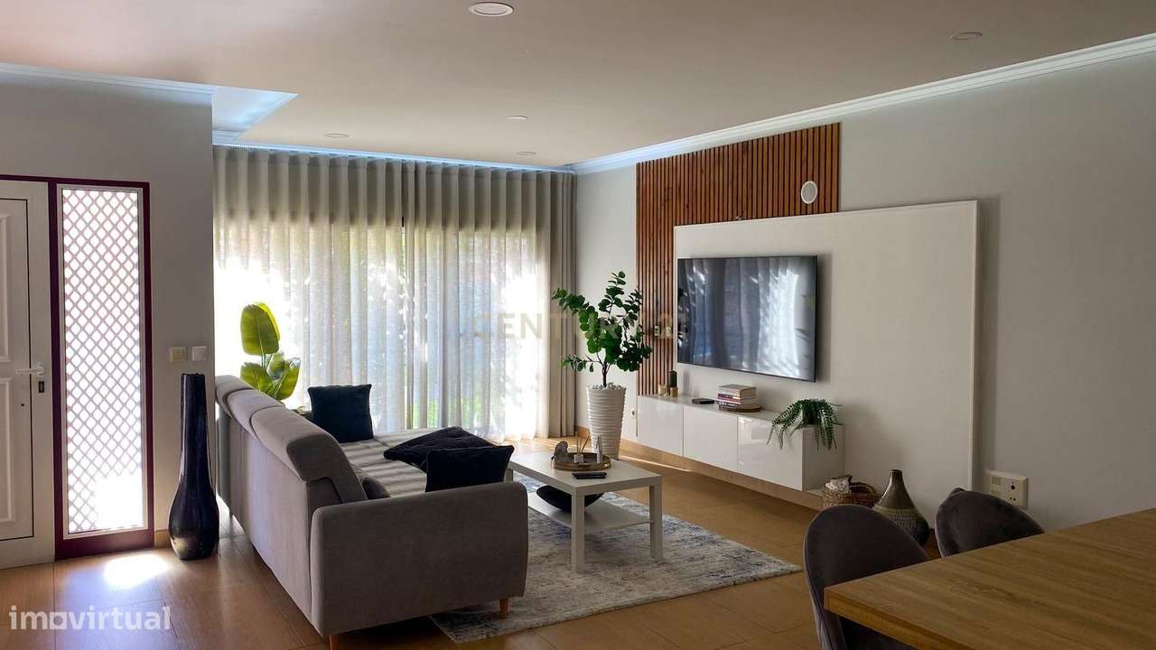 T3 Duplex com Garagem e Piscina | Condomínio Privado em Tomar-6