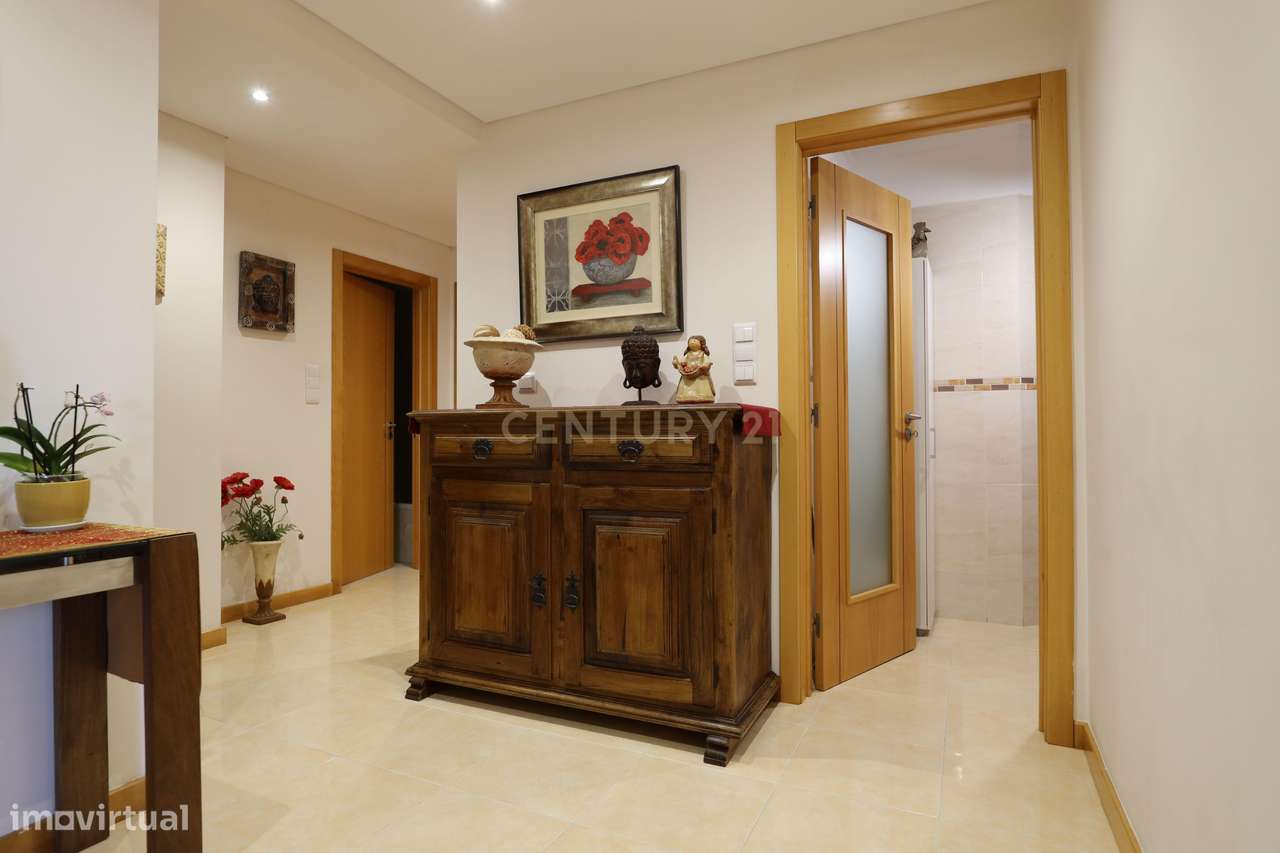 Apartamento T3  || Box 3 viaturas-12