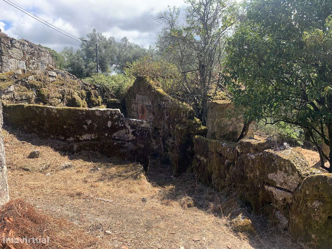 Terreno de 700m2 c/ Ruina-27