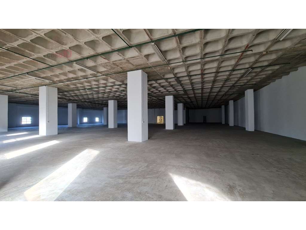 Arrenda-se Armazém com 1514m2 na Rua da Matinha, Lisboa - Grande imagem: 5/22