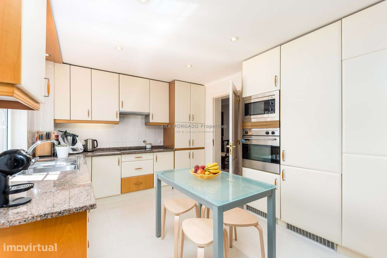 Moradia T4+1 Geminada na Quinta da Beloura — Luminosidade, Conforto e-17