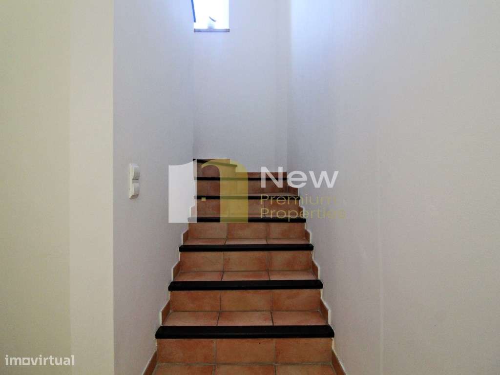Moradia isolada com 600m2 de terreno com fantástica piscina-22
