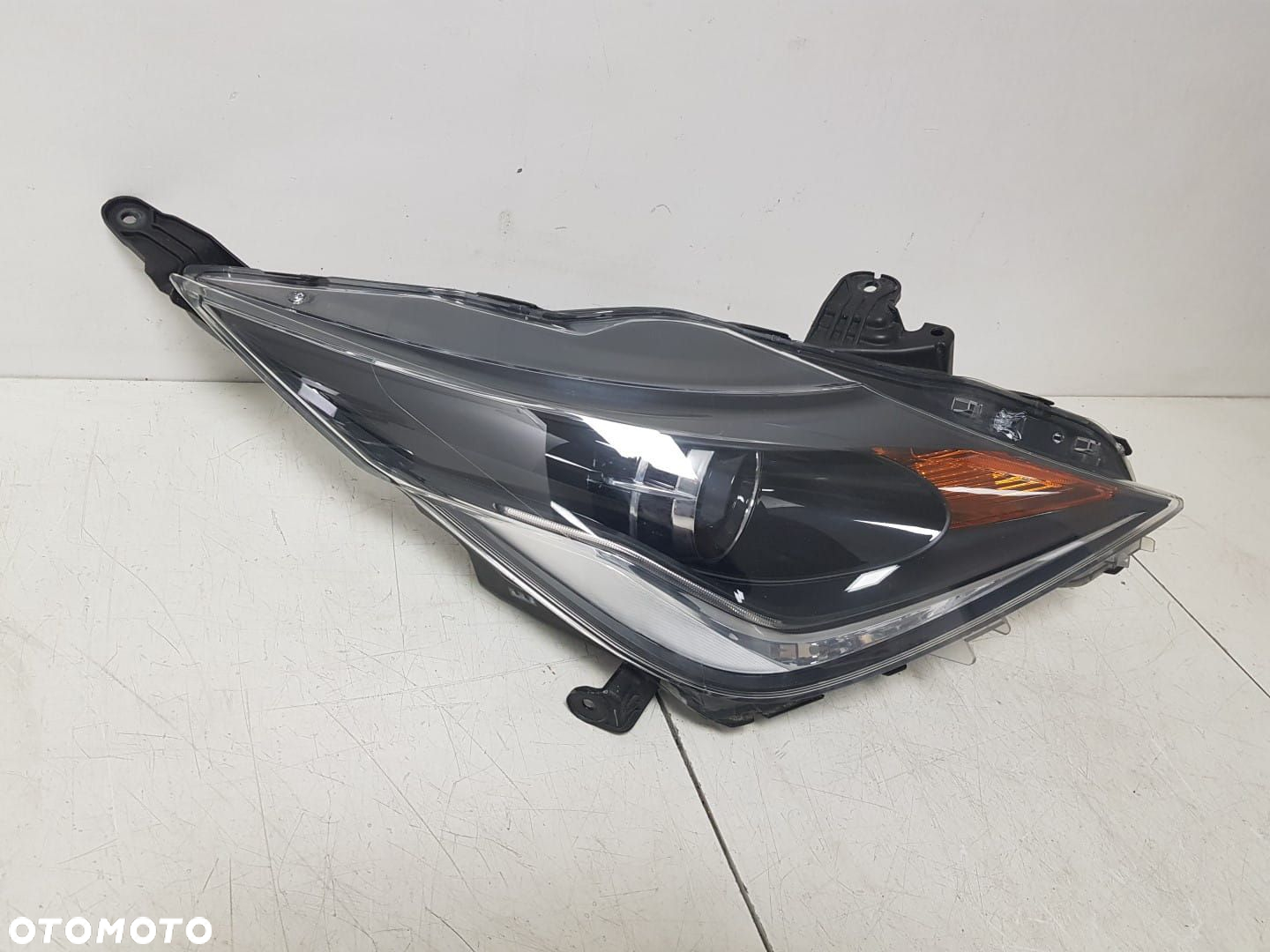 TOYOTA AYGO 2 II 14-18 LAMPA PRAWA PRZEDNIA PRZÓD EUROPA 81130-0H131 - 3