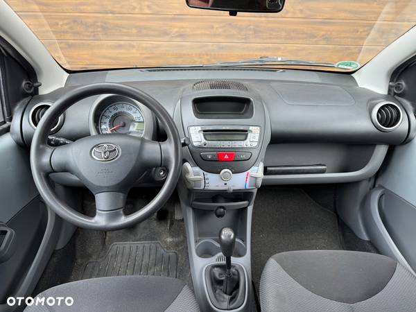 Toyota Aygo - 16