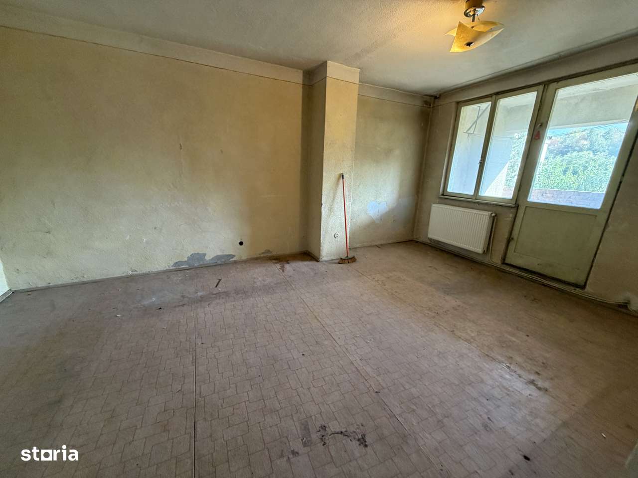 Apartament 3 camere Mioveni, Et3, Casa de Cultura, 2 balcoane - Imagine principală: 3/9