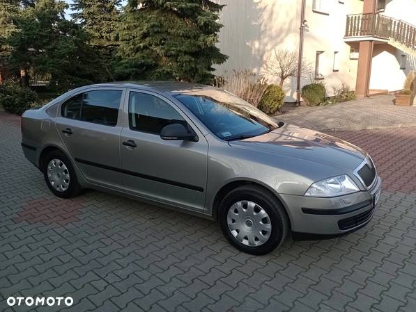 Skoda Octavia 1.6 - 13