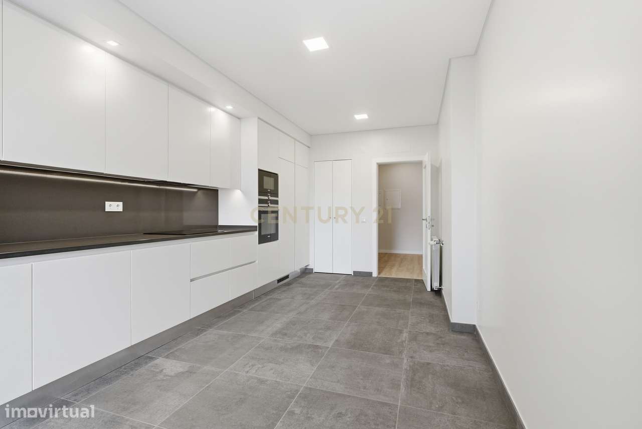 Apartamento T3, novo, com vista de mar, localizado em Santa Cruz. - Grande imagem: 3/42