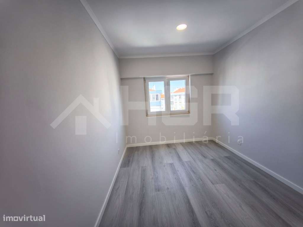 T4 | TOTALMENTE RENOVADO | BOAS ÁREAS | 2 CASAS DE BANHO | AMORA - ...-33
