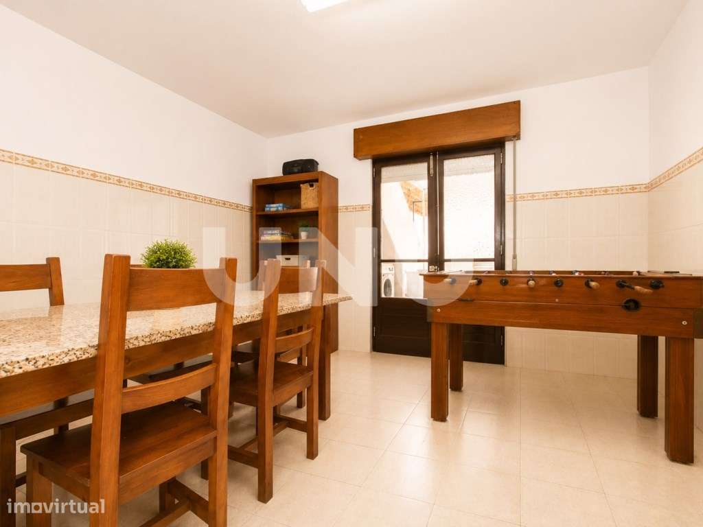 Moradia Bifamiliar T4 + T1 com garagem nas Paredes, em Alenquer!-19