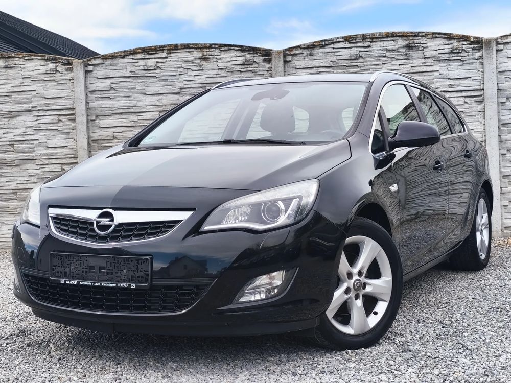 Opel Astra J 1.6 Turbo Cosmo 2011
