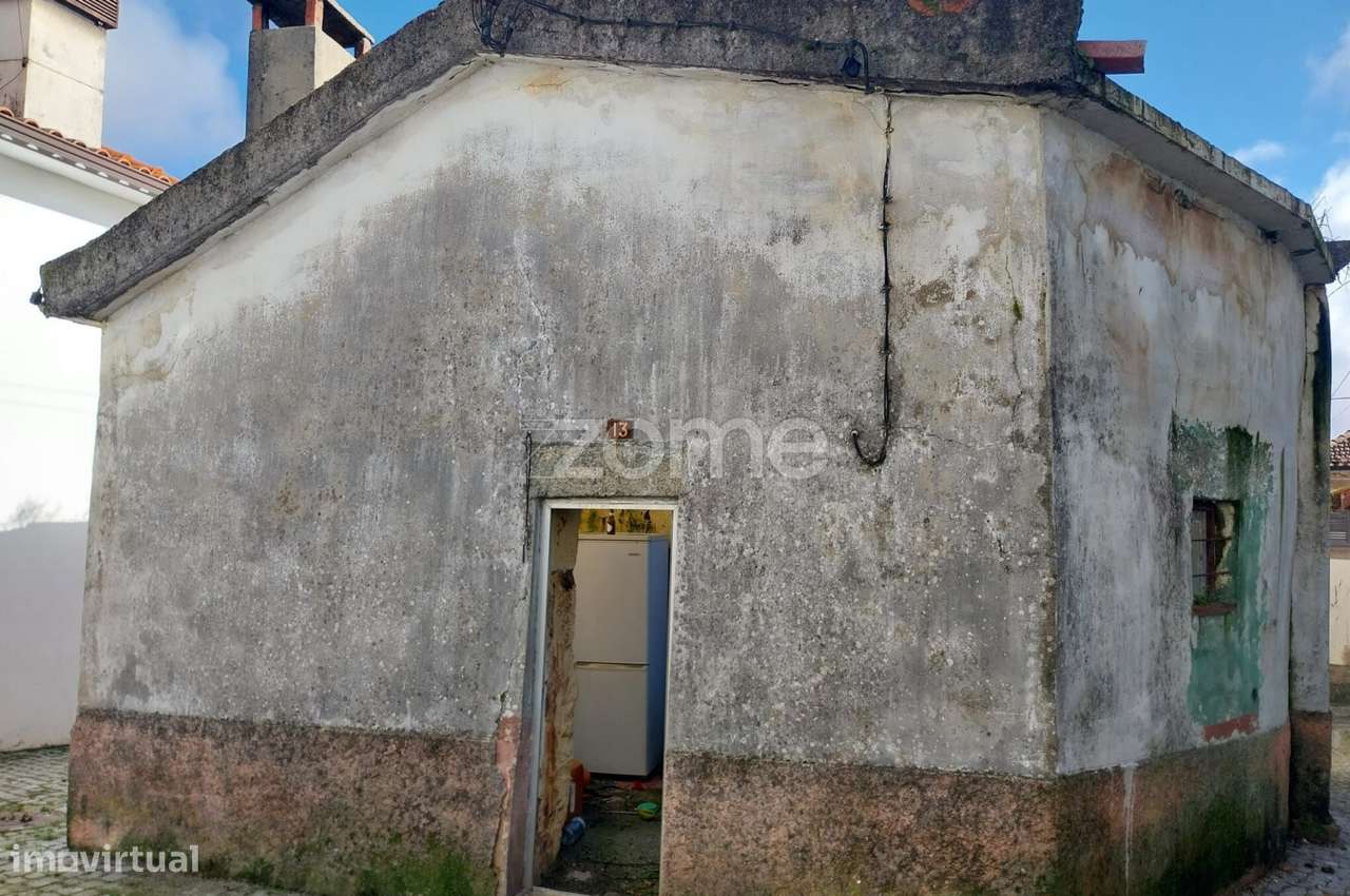 Reerguer com Estilo: Moradia T2 com Vista sobre Paços, Sabrosa - Grande imagem: 4/36