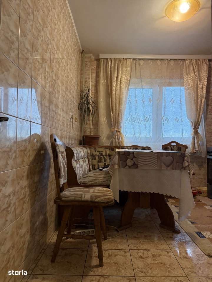 3 camere DECOMANDAT | 1981 | 7 min metrou | 74 mp |  DE RENOVAT-9