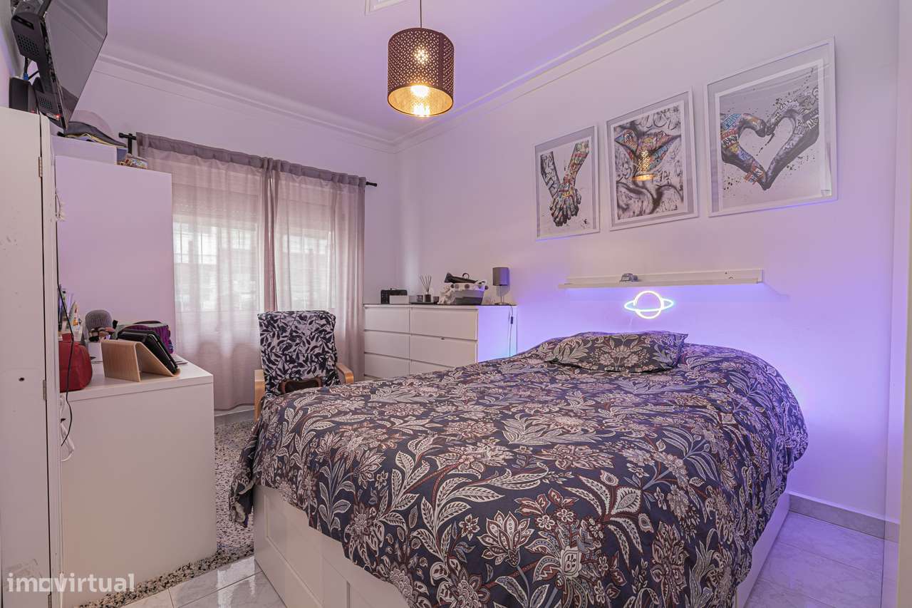 Apartamento T2 em RC com Quintal no Seixal-13