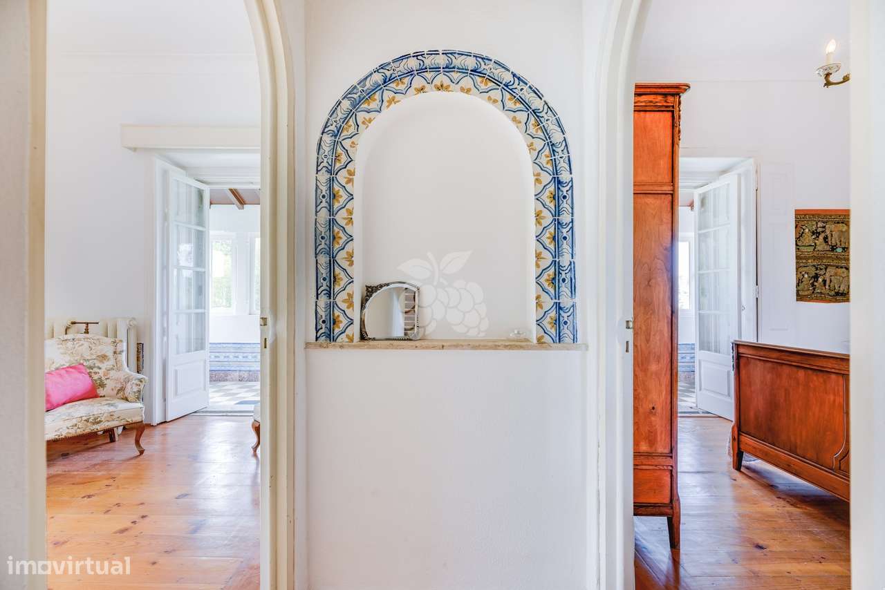 Moradia histórica T6  em Sintra com jardim, piscina e garagem-37