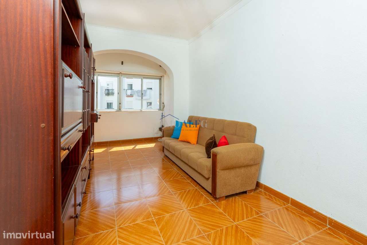 Apartamento T1 na Parede perto da estação de comboios-12