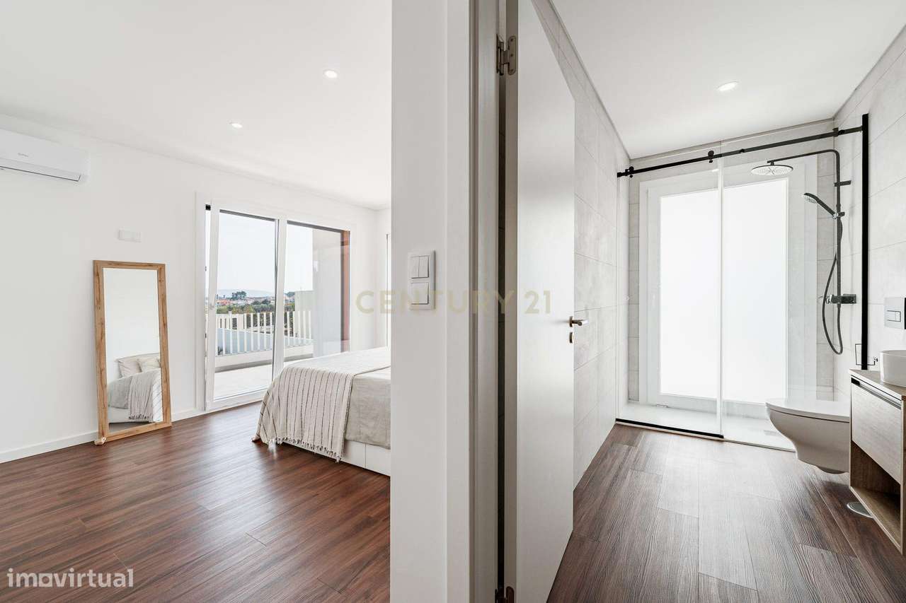 Moradia T4 em Fernão Ferro, Seixal, com Piscina e enorme Jardim-48