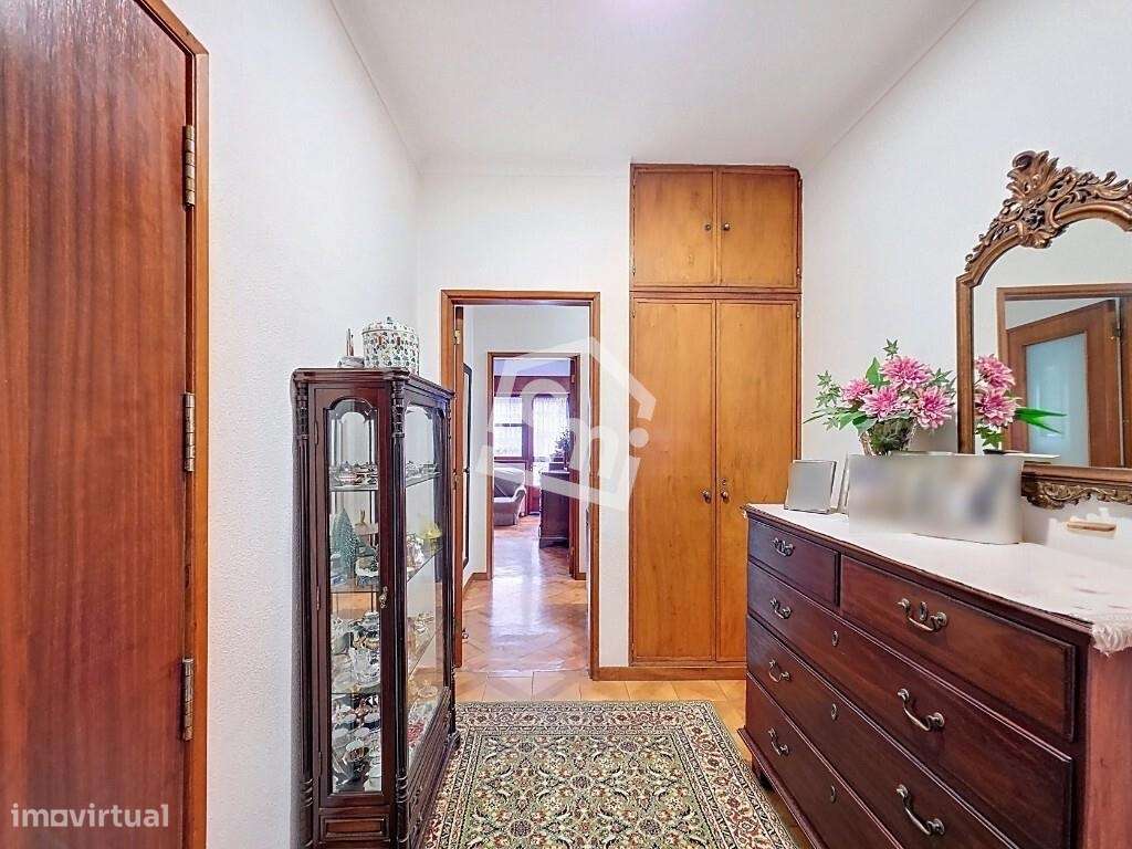 T4 com Garagem Box | 3 Frentes | 4 Varandas | Matosinhos Sul-16