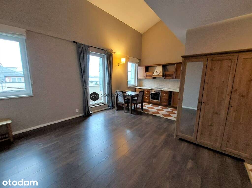 Krzyki, Partynicka/Duże dwupoziomowe z antresolą-6