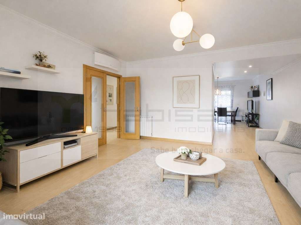 Moradia T5 com Jardim, Garagem ampla e Espaço para Piscina - Grande imagem: 4/31