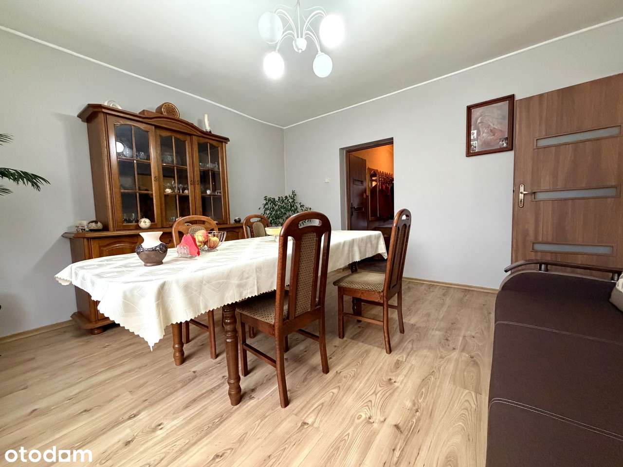 Dom wolnostojący w Pakości na dużej działce!-4