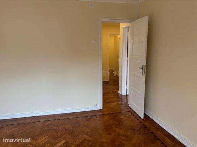 Apartamento T3 totalmente remodelado, localizado na Estrada da Torre, - Grande imagem: 5/21