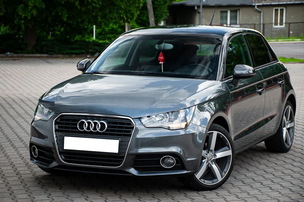 Audi A1 8X 1.6 TDI S line edition m S line Sportpaket 2013