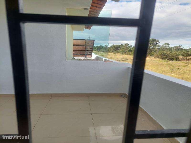 Excelente Quintinha em Lote de 1960 m2, com construção de 300 m2-39