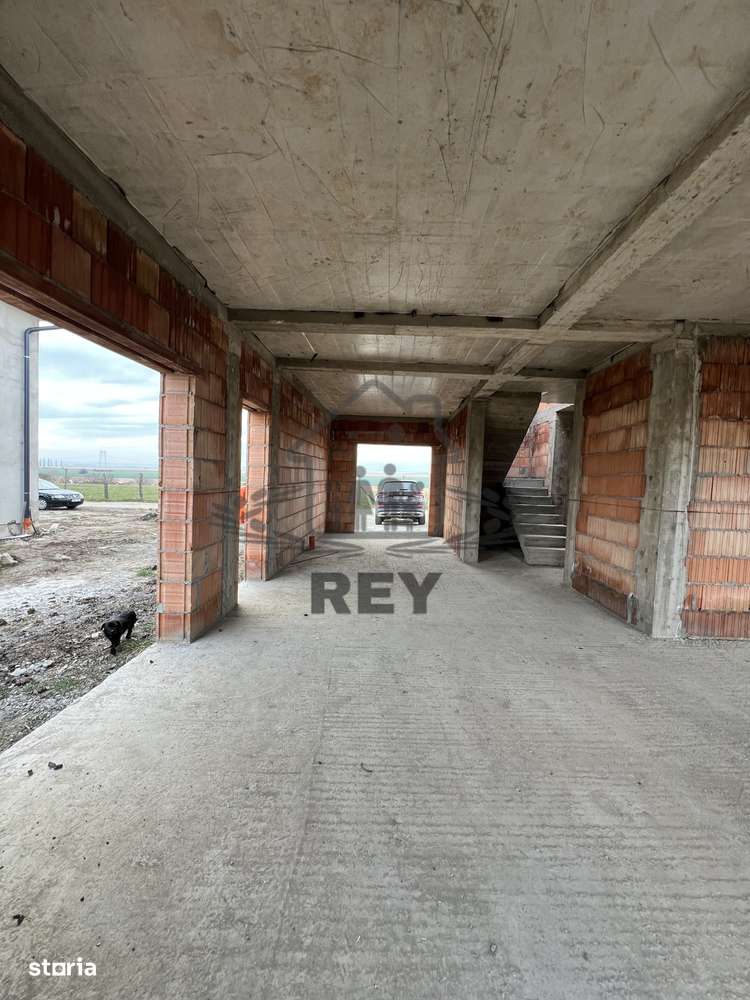 Casă single 4-5 camere / 500mp teren / Sura Mică / Sibiu-0