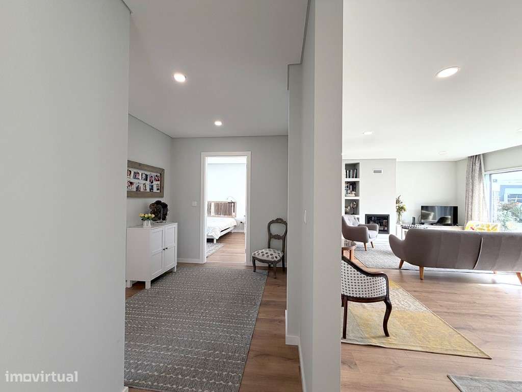 Moradia T4 térrea com 230m2 em condomínio privado, Azeitão-18